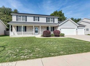 2103 Ridge Creek Dr, Bloomington, IL 61705