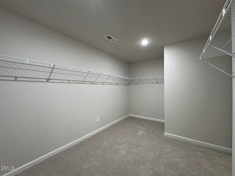 101 Klamath Dr — Photo 37