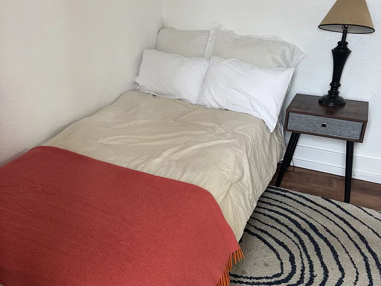 1015 Pine Ave #1 — Photo 11