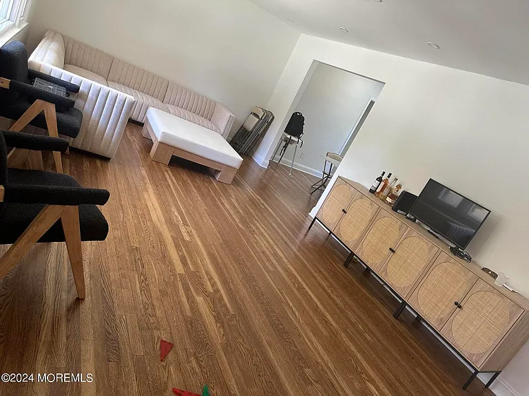 11 Deborah Pl — Photo 3
