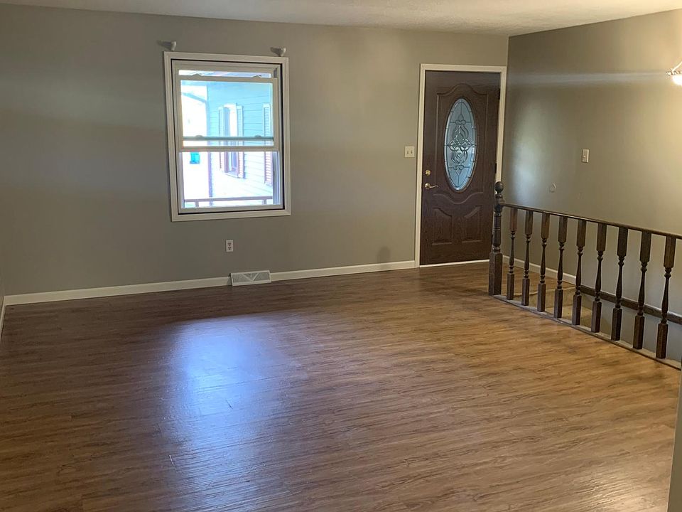 1st image of 5691 Roseworth Ct SE