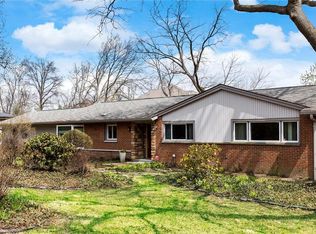 4 Country Fair Ln, Saint Louis, MO 63141