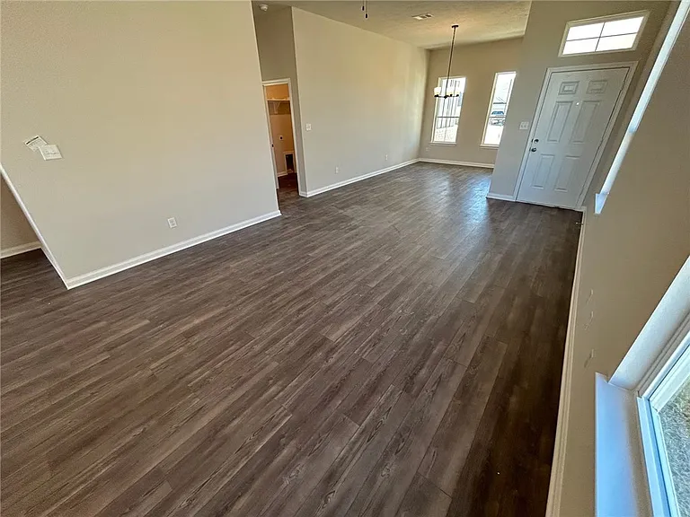 2204 Johnny Lyon Ct — Photo 3