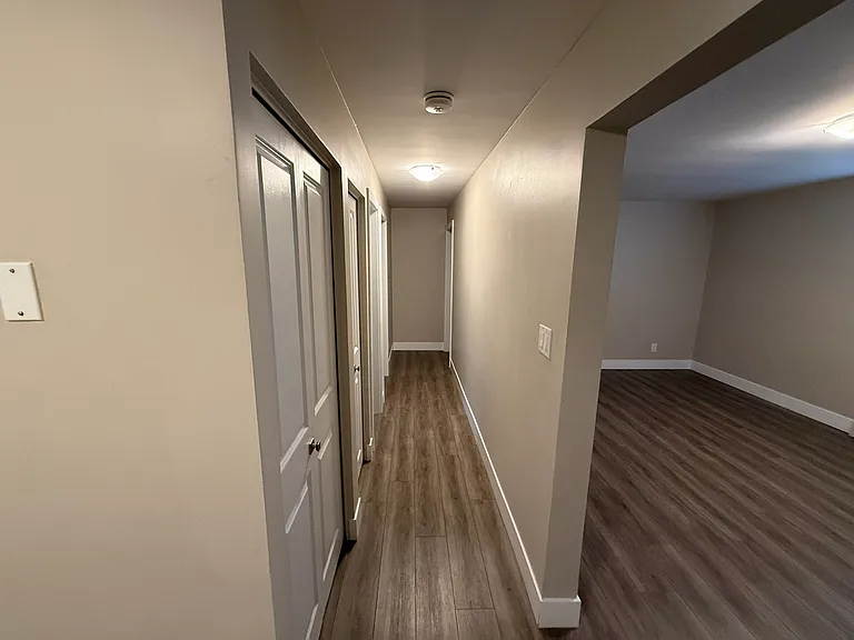 72 Barbara Cres — Photo 6