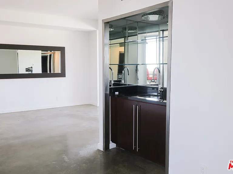 7250 Franklin Ave #801 — Photo 9