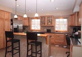 5th image of 1110 Lynde Dr NE