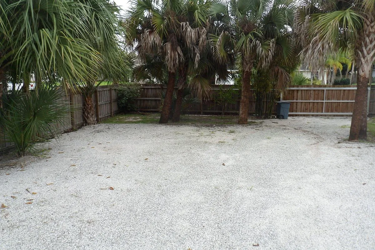 2049 SW Cranberry St — Photo 3