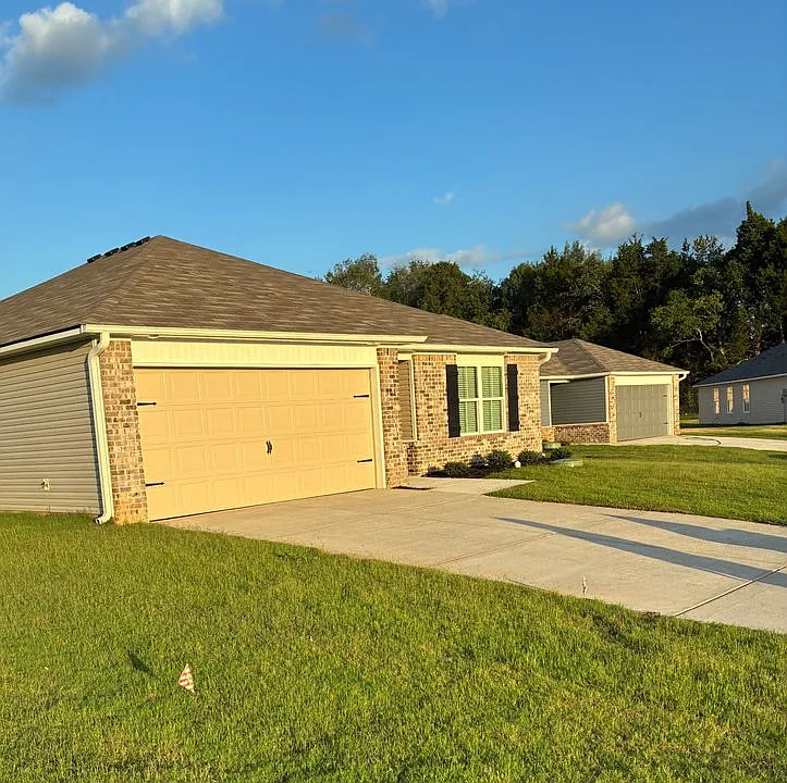 305 Spanish Moss Ct