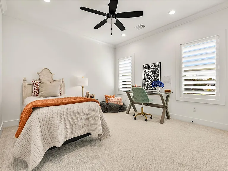 2033 Pebble Bend Dr — Photo 38