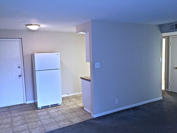 4th image of 729 Lepere Ave APT C