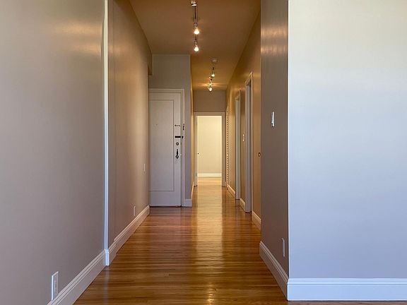 5th image of 2232 North Dr #10