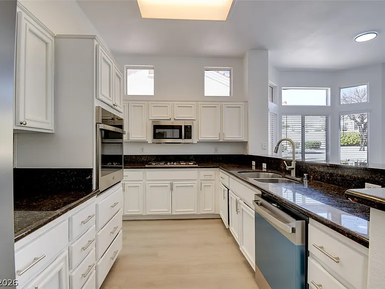 10800 Mission Lakes Ave — Photo 15