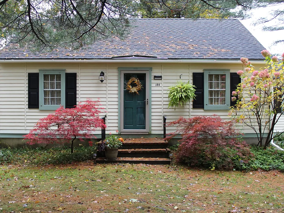 144 Hurlburt Rd