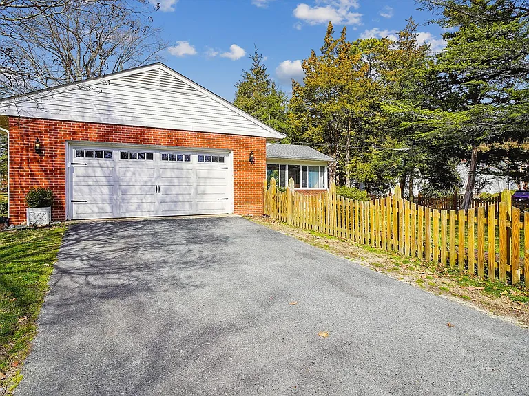 532 Trippe Ave — Photo 29