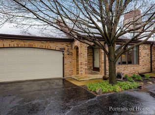 1944 Golf View Dr, Bartlett, IL 60103