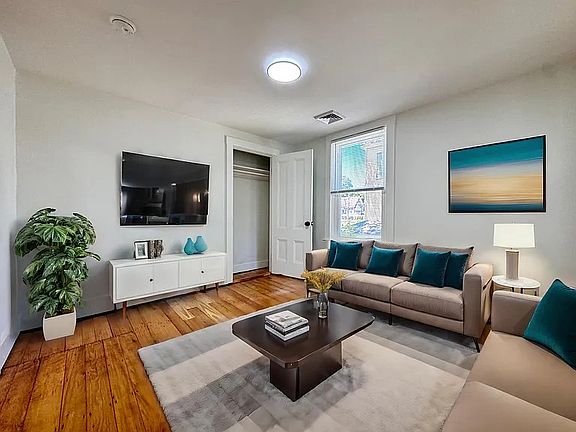 3rd image of 21 Main St #19