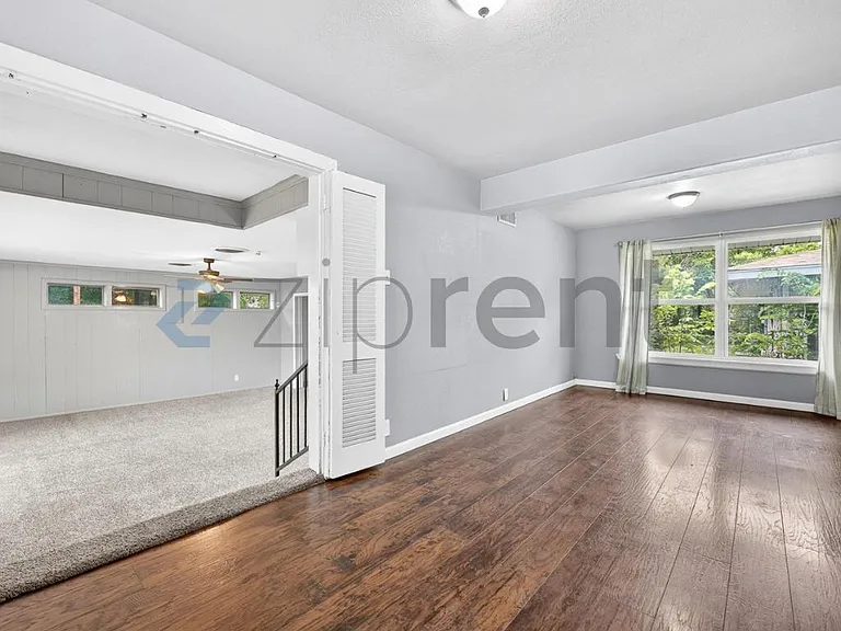 2332 Grandview Dr — Photo 19