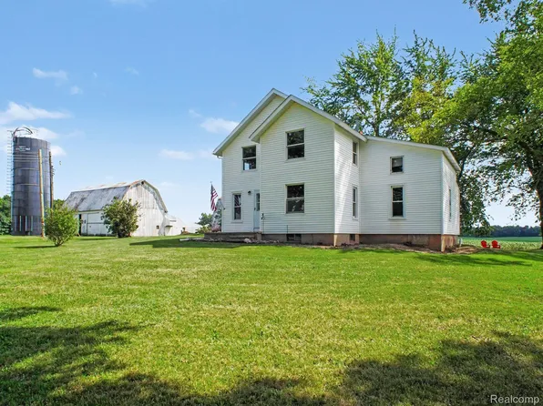 12073 Lahring Rd, Byron, MI 48418