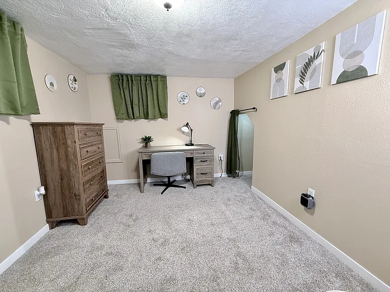 1326 E Platte Ave — Photo 13