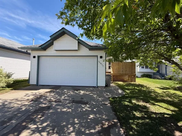 11917 W 107th St, Grande Prairie, AB T8V 7W2
