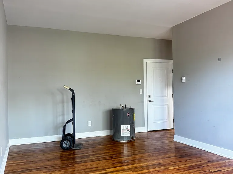 239 Hamilton St #5 — Photo 3