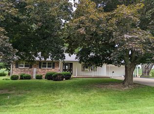 406 E Lincoln St, Mount Carroll, IL 61053