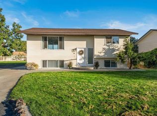 6014 W Okanogan Loop, Kennewick, WA 99336