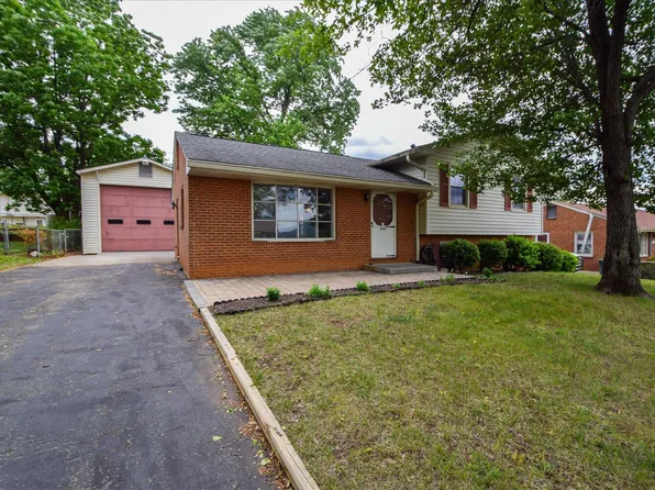 906 Ingleside Ln, Salem, VA 24153