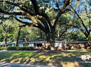 910 Cottage Hill Ave, Mobile, AL 36693