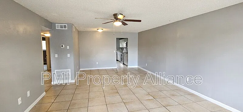 3 bed, 2.0 bath, 1200 sqft, $1,549 — Photo 3