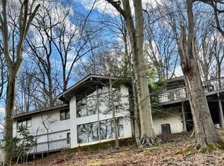 3220 Sawmill Rd, Newtown Square, PA 19073