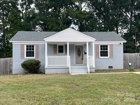 2840 Burbank Dr, Charlotte, NC 28216