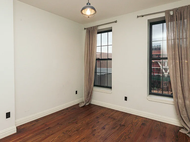73 Jefferson St #4L — Photo 1