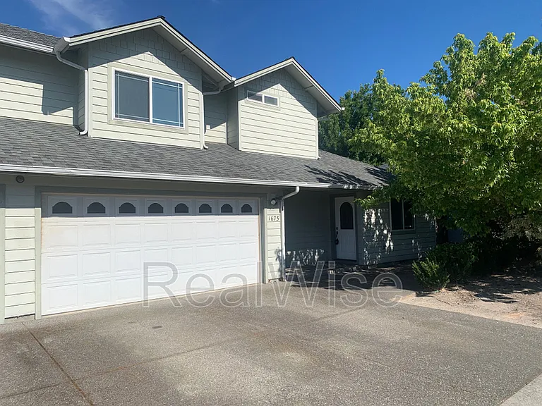 1675 George Tweed Blvd — Photo 2