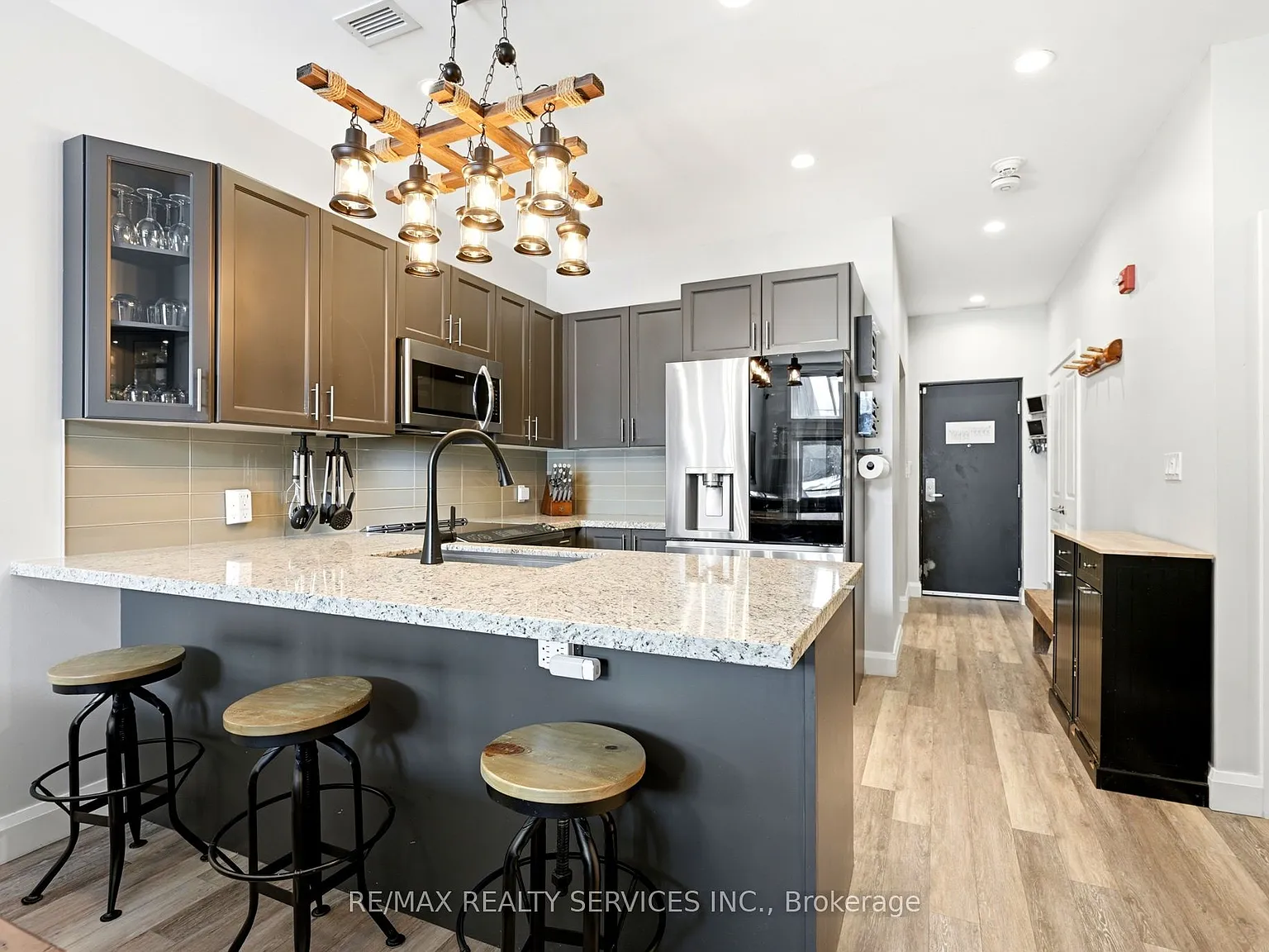 3 bed, $3,500 — Photo 4