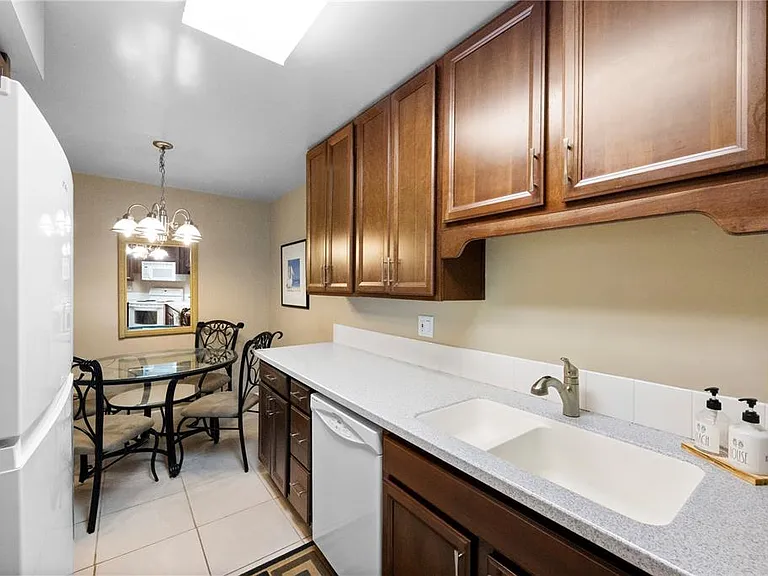 1515 Pinellas Bayway S #7 — Photo 8