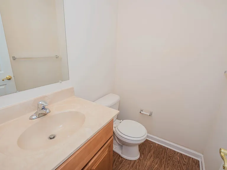 403 Parkview Ct — Photo 29