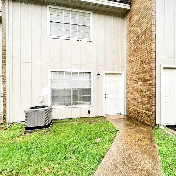 1910 Barak Ln #18 — Photo 1
