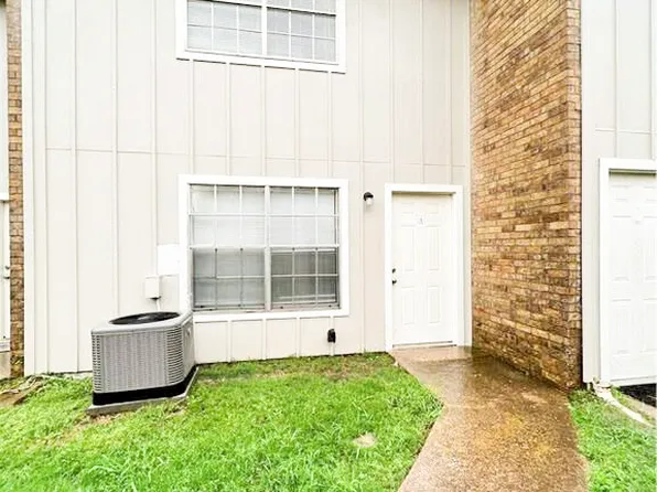 1910 Barak Ln APT 18, Bryan, TX 77802
