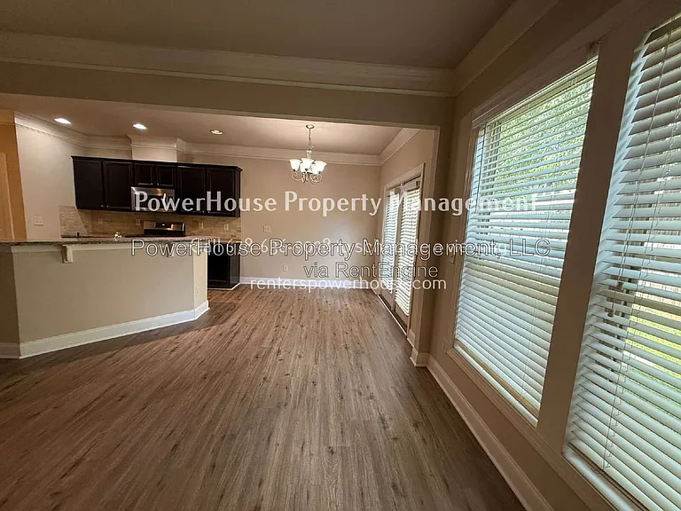 1045 Township Cir — Photo 9