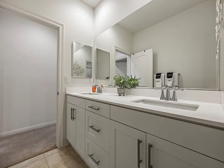 3204 E Painted Crescent St — Photo 57