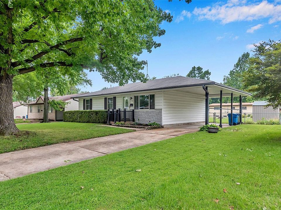 828 Riderwood Dr, Hazelwood, MO 63042 Zillow