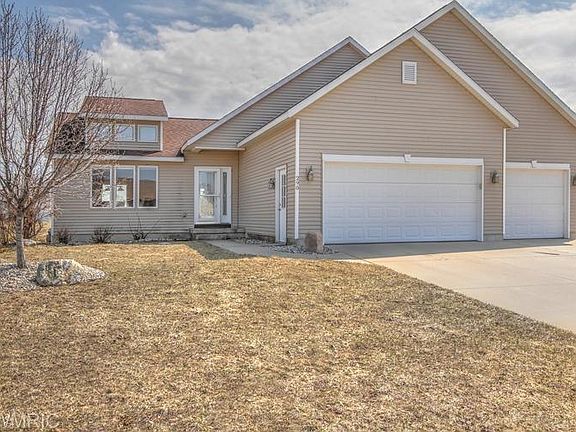 2nd image of 290 Talon Dr