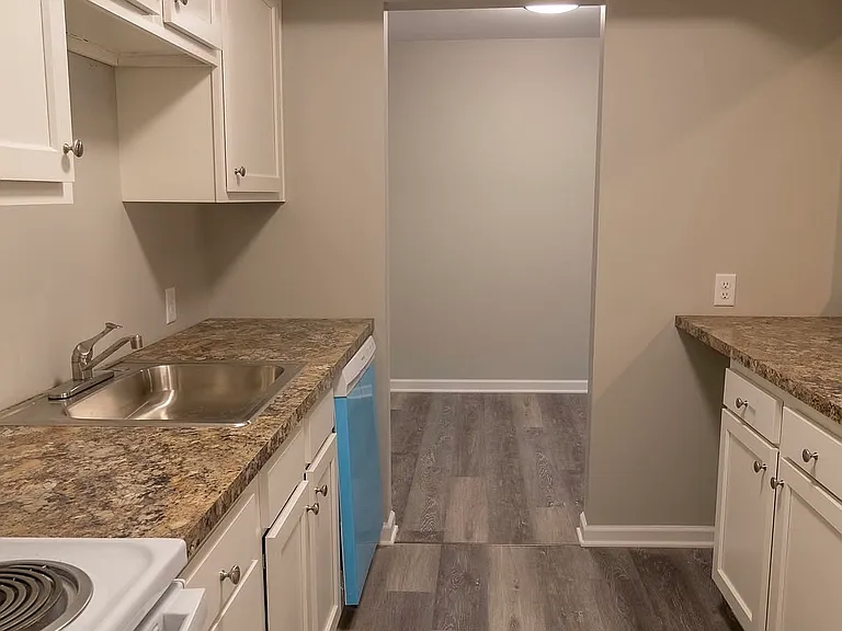 11 Robert Dr #211 — Photo 9