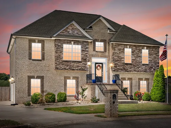 1014 Fox Hollow Pl, Adams, TN 37010