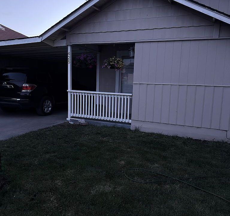2nd image of 425 Utah St