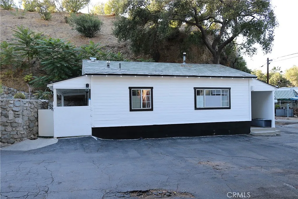 1 bed, 900 sqft, $1,950 — Photo 2