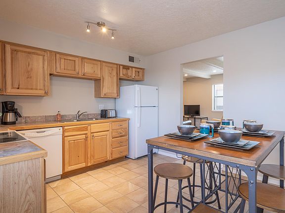 Fully furnished and equipped kitchen