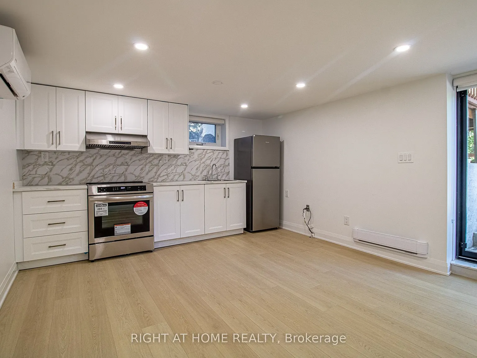 1 bed, $1,790 — Photo 2