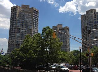 7004 Boulevard APT 9D, Guttenberg, NJ 07093